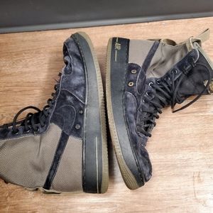 Nike Air Force One Special Field “Digi Camo” Size 10 Green 884024-004